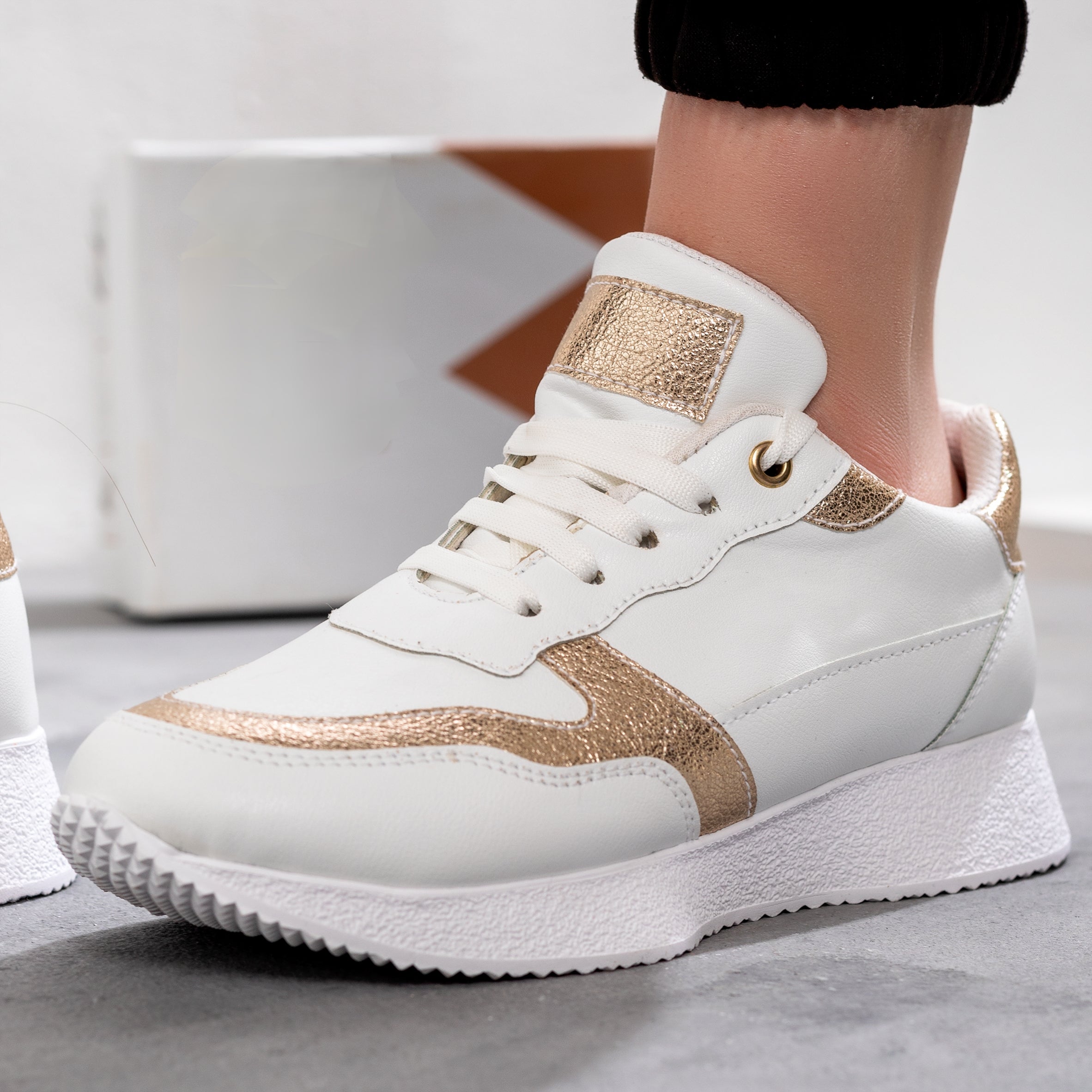 Women’s running shoes code sp