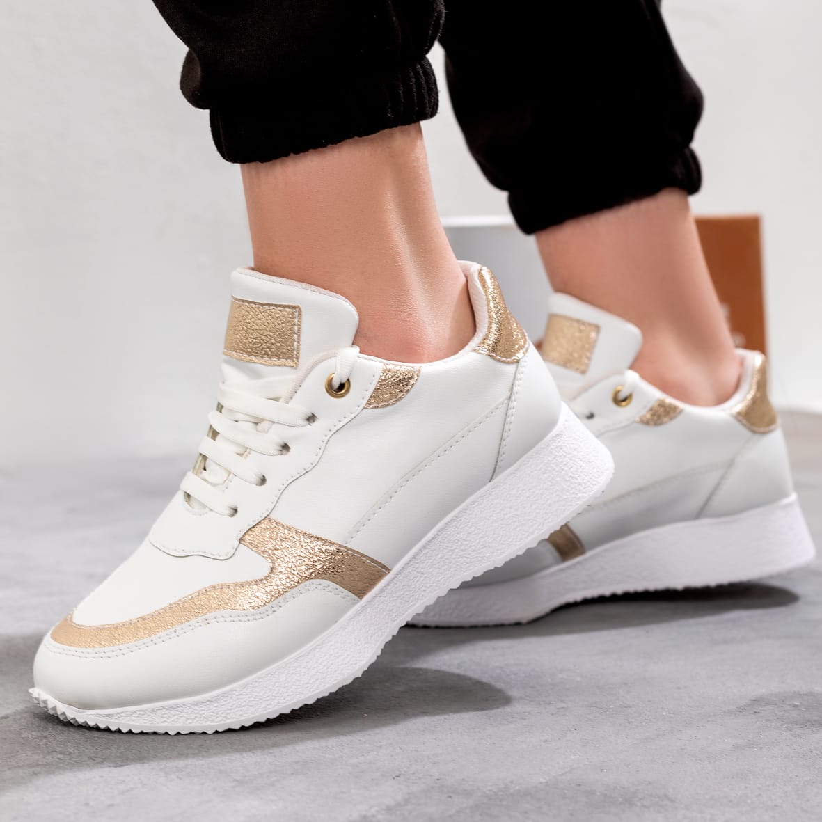Women’s running shoes code sp