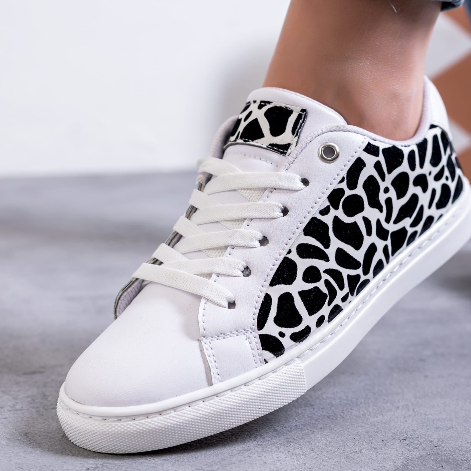 Women’s  Sneakers TIGER
