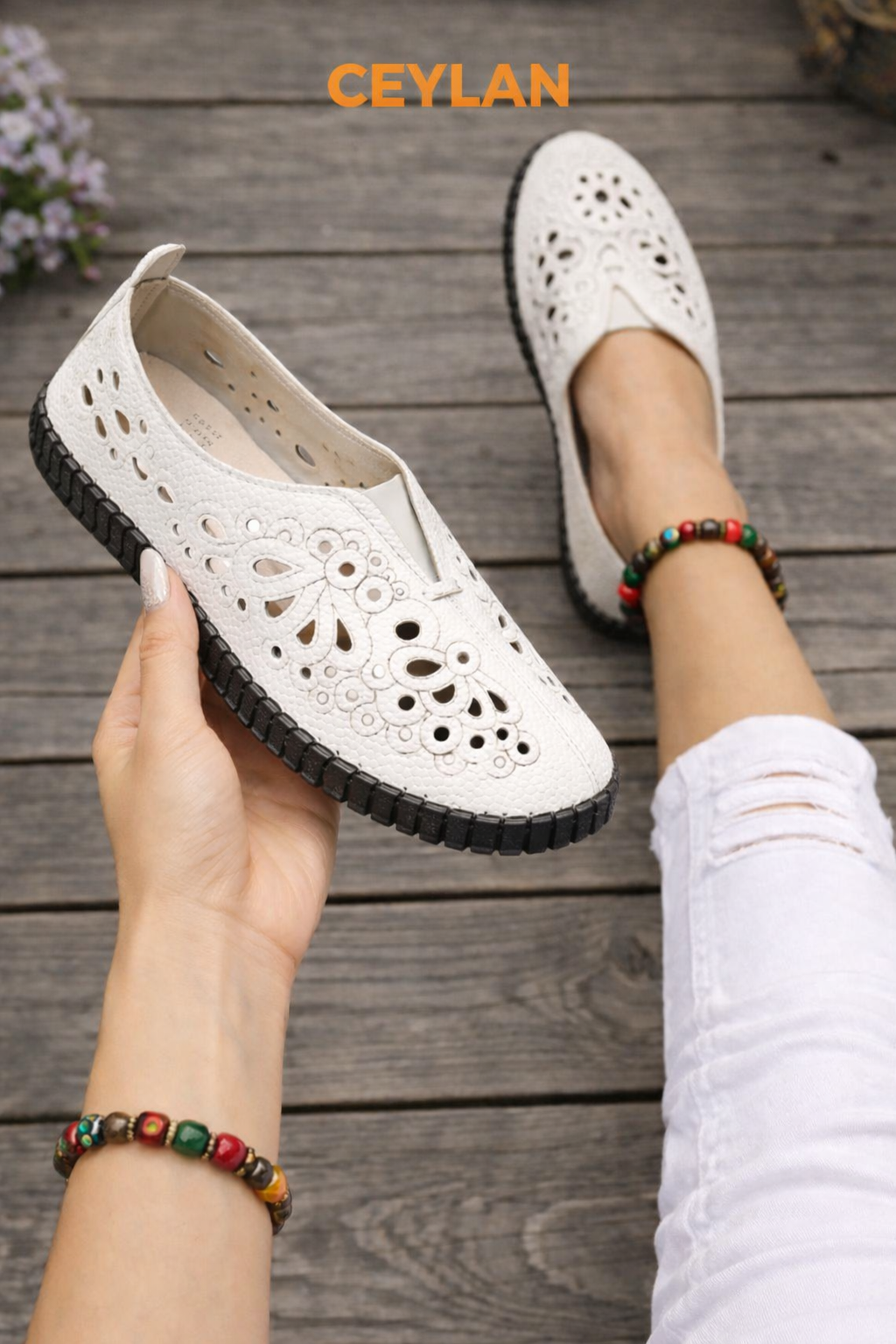 Leather shoes with perforations and engravings code B1